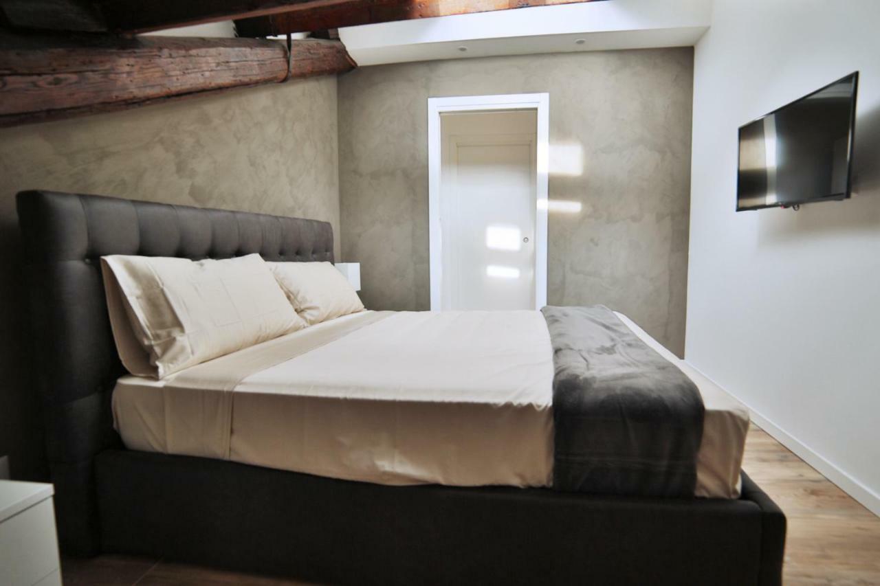 Moscova Attic Near Duomo Apartment Milano Exterior foto